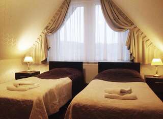 Отель Hotel Victoria Вейхерово Двухместный номер с 1 кроватью или 2 отдельными кроватями-5